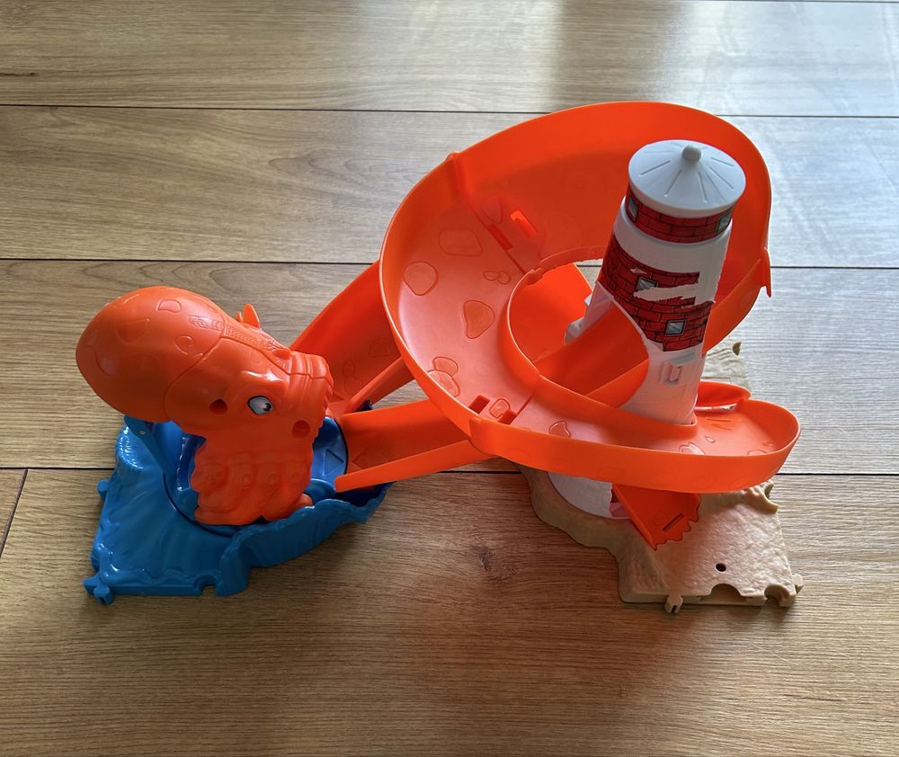 Писта Hot wheels и пес патрул