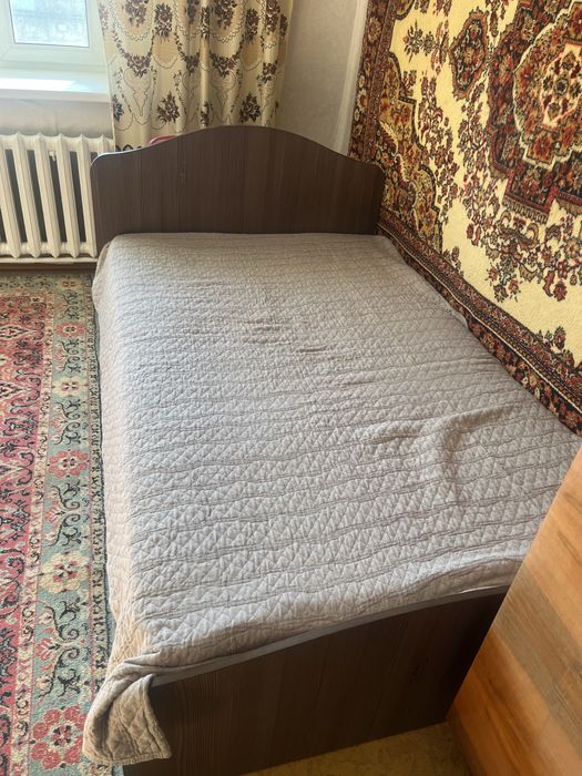 Продам кровать спальную