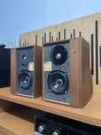 Kef Cresta 1968 midbasii folositi si de Rogers LS3/5A
