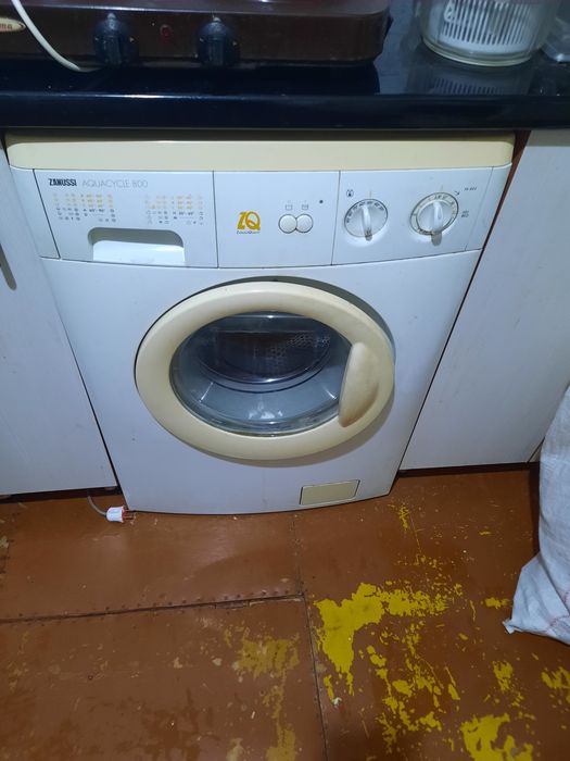 Продам стиральную машинку.