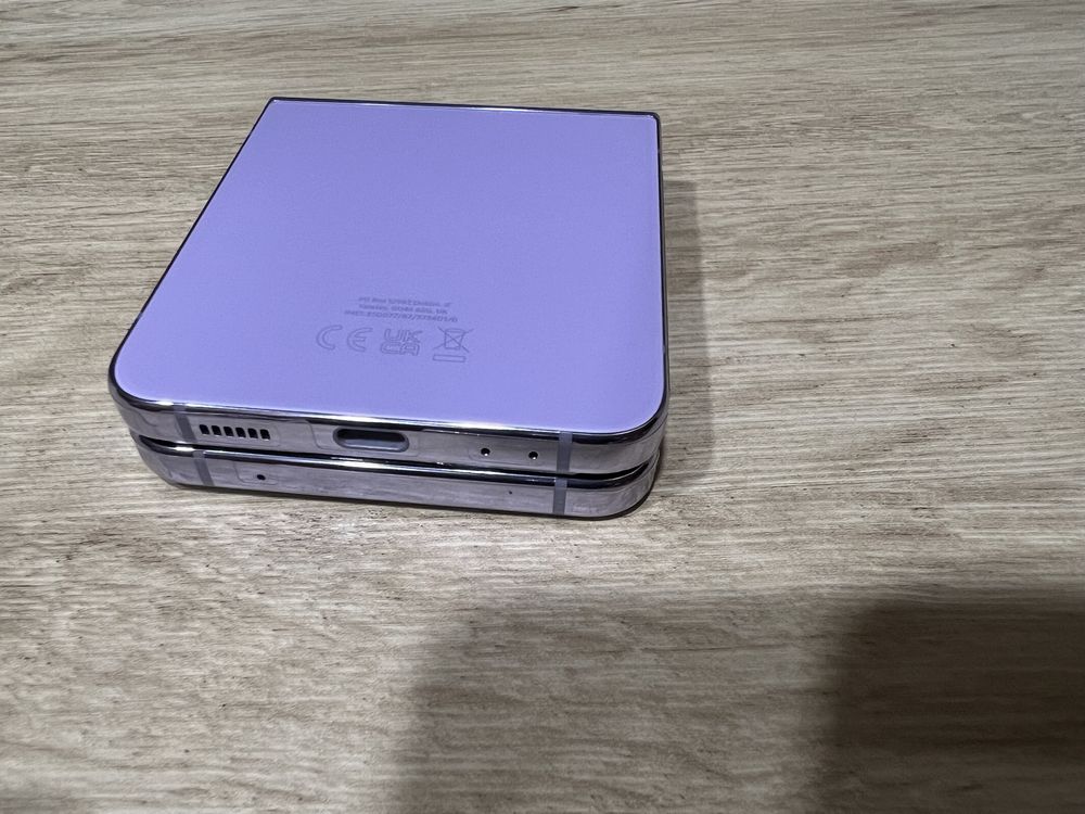 Samsung galaxy Z flip 4