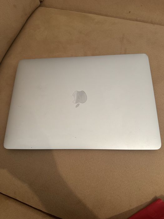 MacBook Pro 13-inch, 2019, Two Thunderbolt 3