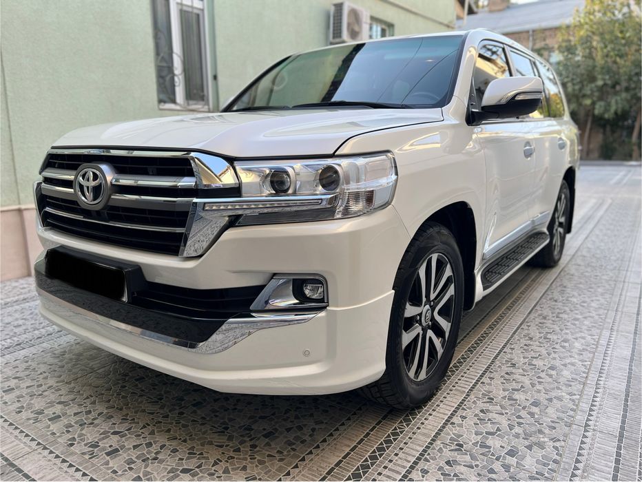 Toyota Land Cruser 200