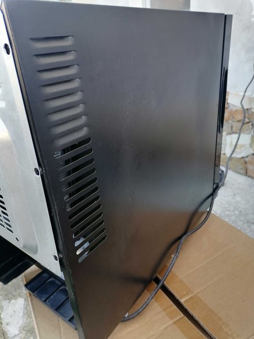 Витрина за охлаждане на вино