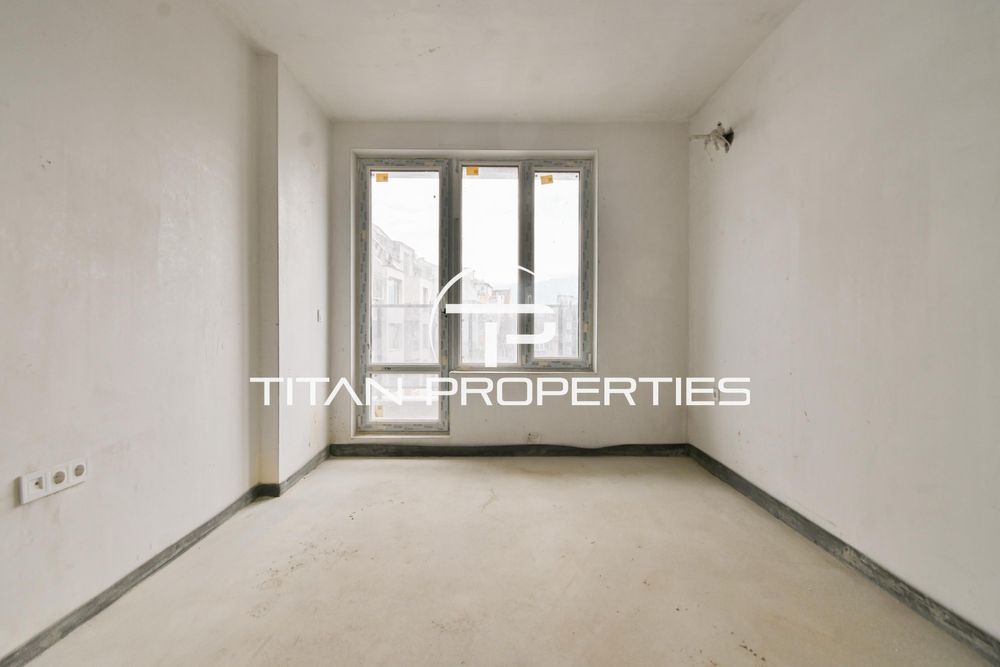 Продава се Двустаен апартамент в София, Център - 61 кв.м за 1836 €/кв.м - Снимка #1