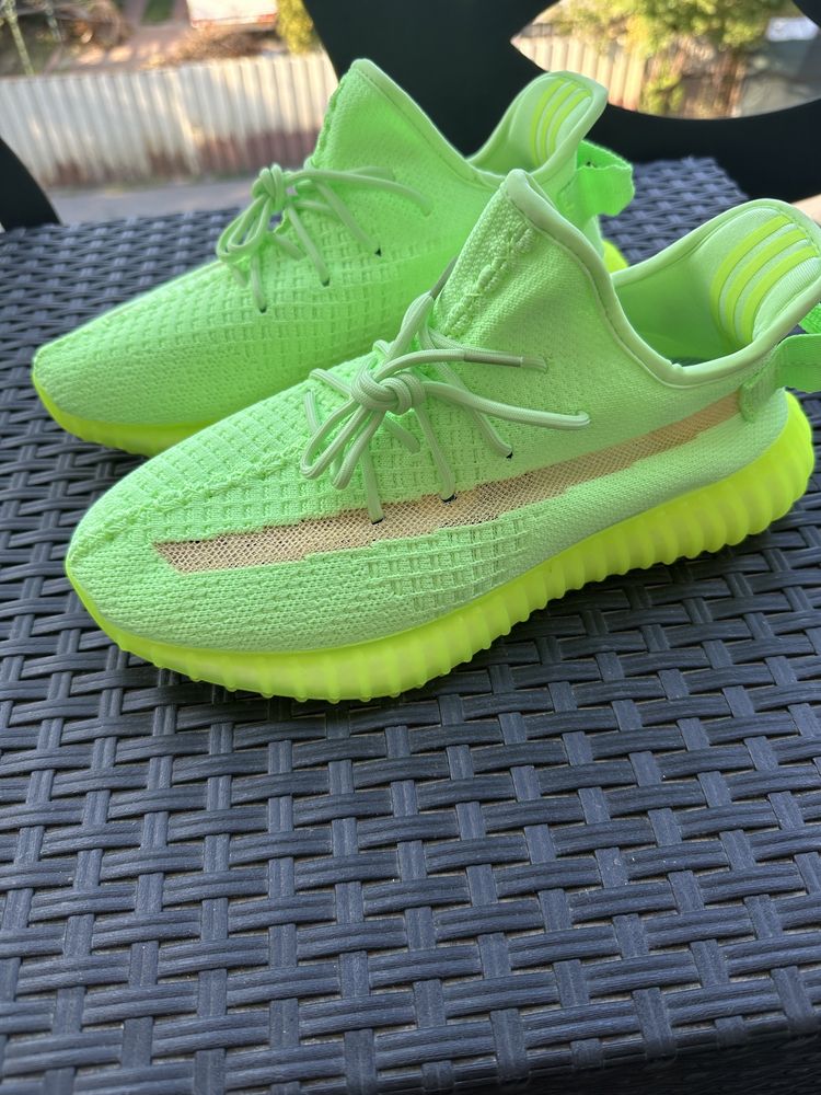 Adidasi yeezy boost moale
