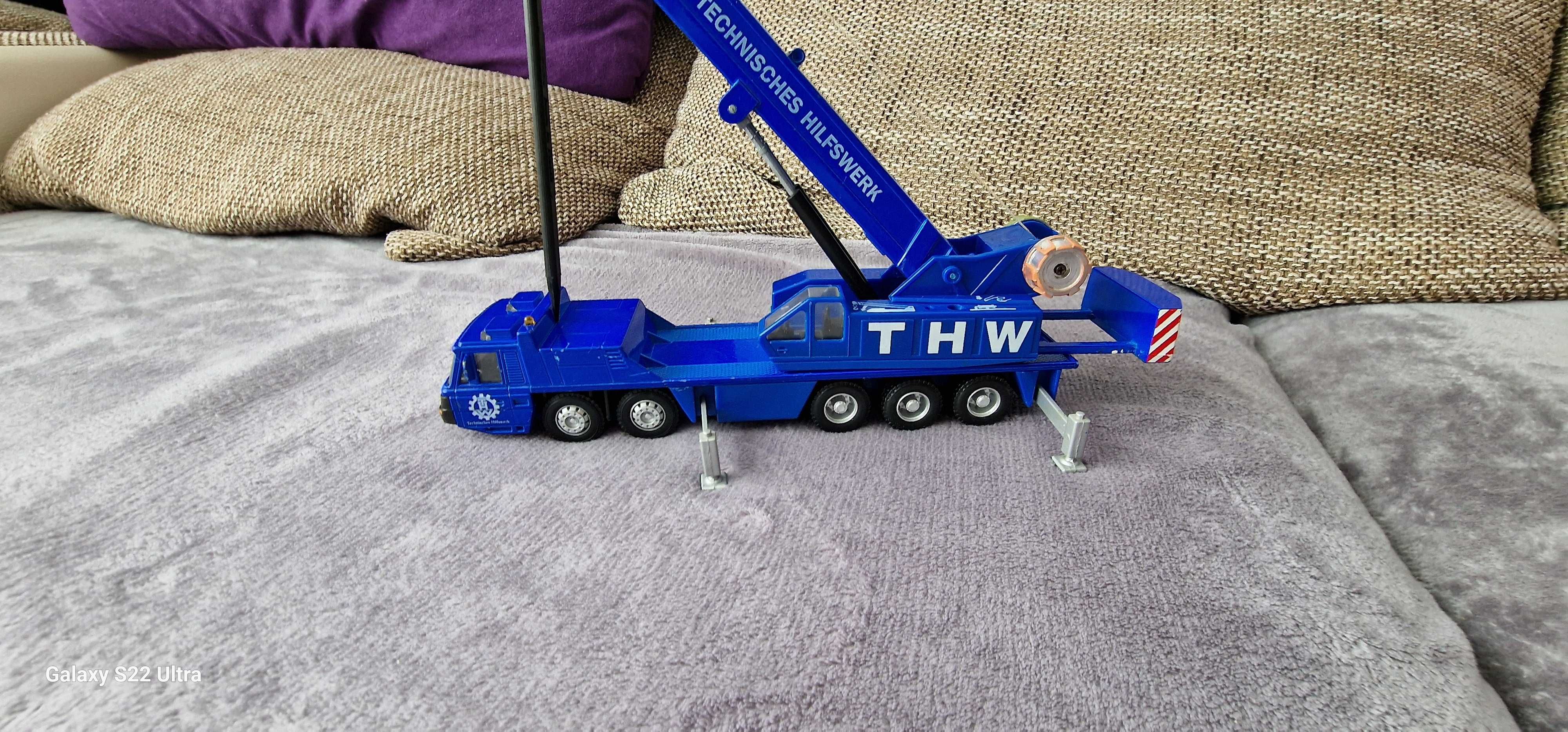 Maisto - THW Super Telescopic Crane Truck - 28 cm