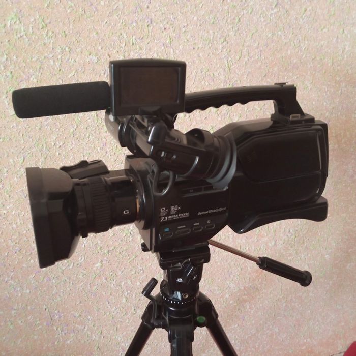 HD 1500 sony kamera sotiladi 2 tasi bor