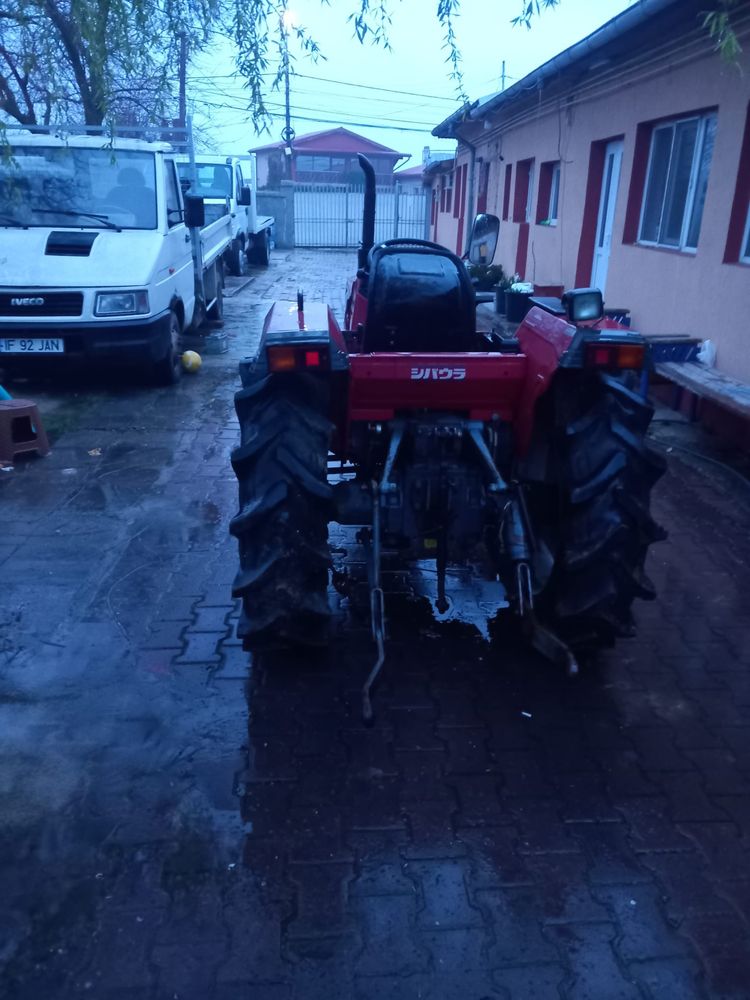 Tractor shibaura