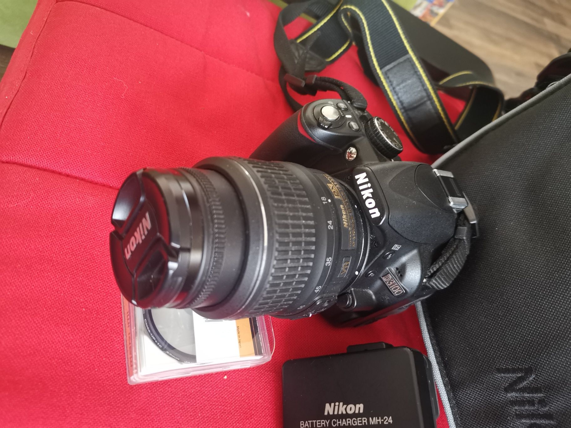 Nikon D3100 + DX AF-S 18-55mm + accesorii