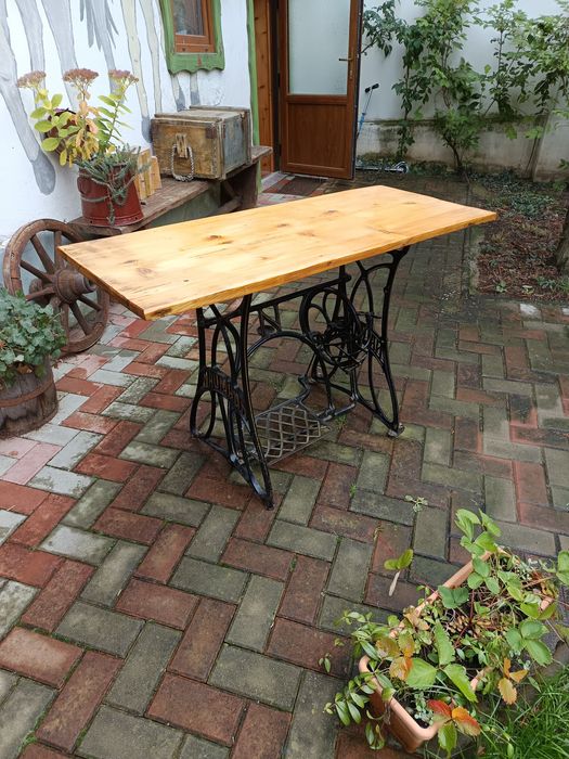 Masa exterior , blat recuperat