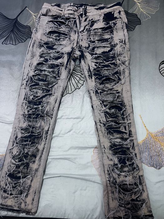 Blugi de pe h_esntls