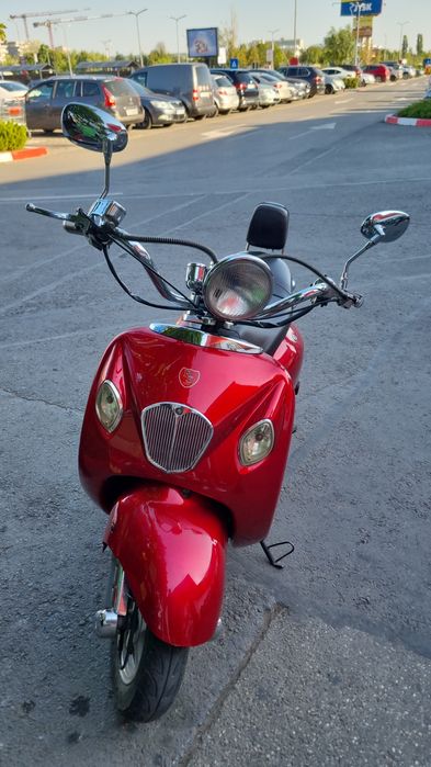 Vând scuter retro impecabil,primul propietar de nou