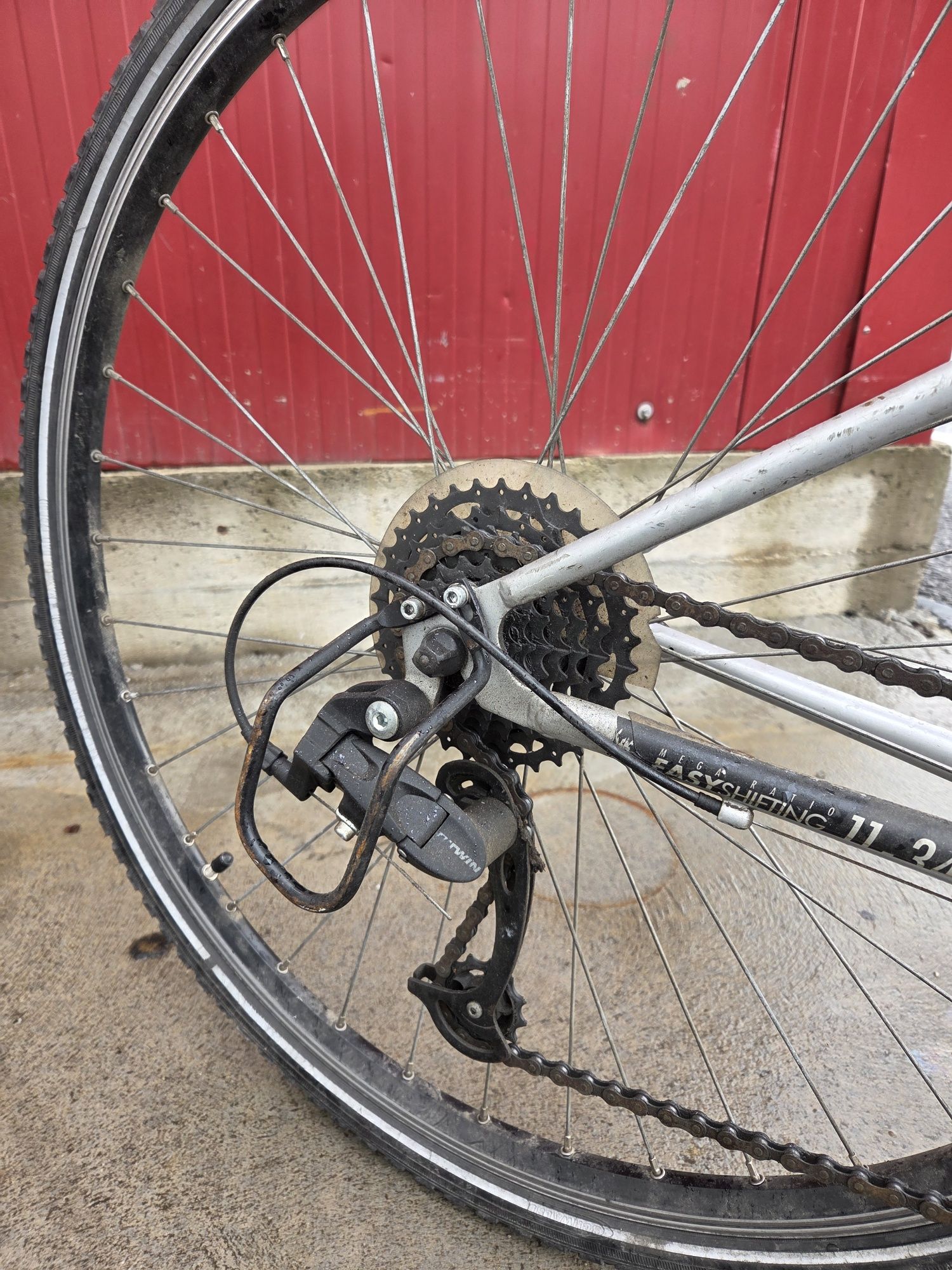Vând bicicletă B'twin, 28'