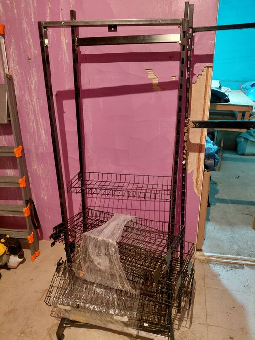 Металлический стеляж