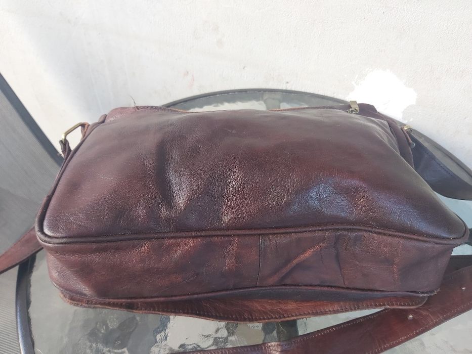 Geanta piele in stare buna