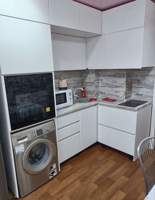 По часам - по суточно 1час- 1.000 тг