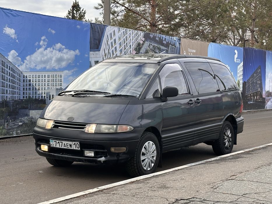 Toyota Estima Lucida