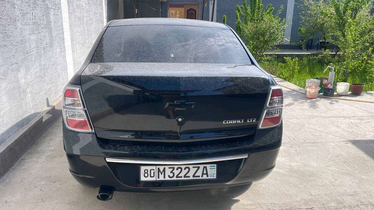 Кобальт автомашина сотилади