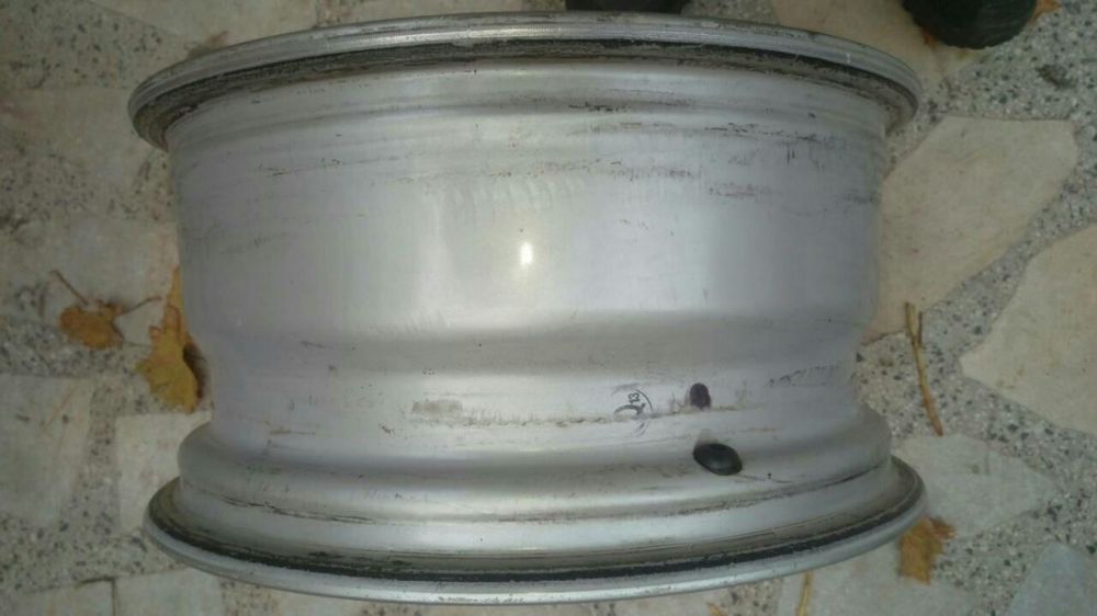 СПЕШНО!Алуминиев джанти за Мерцедес бартер за същите за Тоарег 2,5 tdi