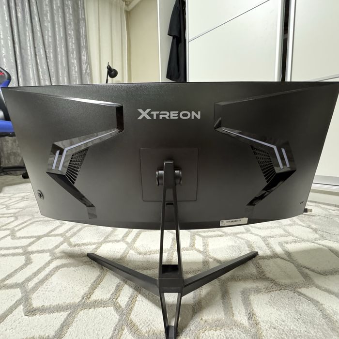 Монитор XTREON широкоформатный