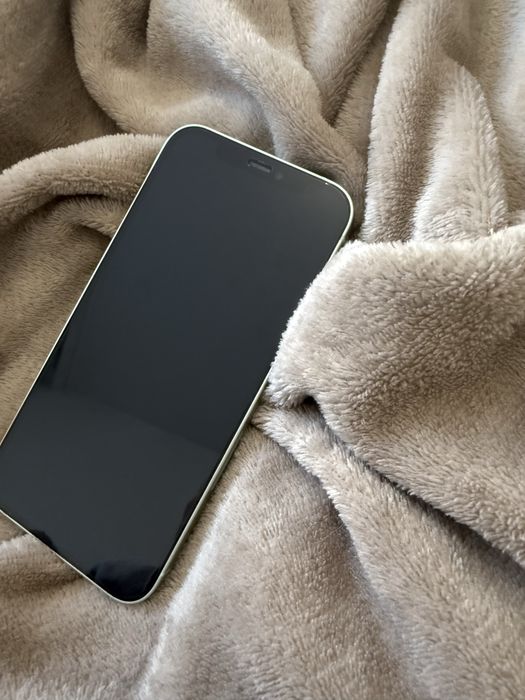 Iphone 12, 256 Gb, пукнат гръб