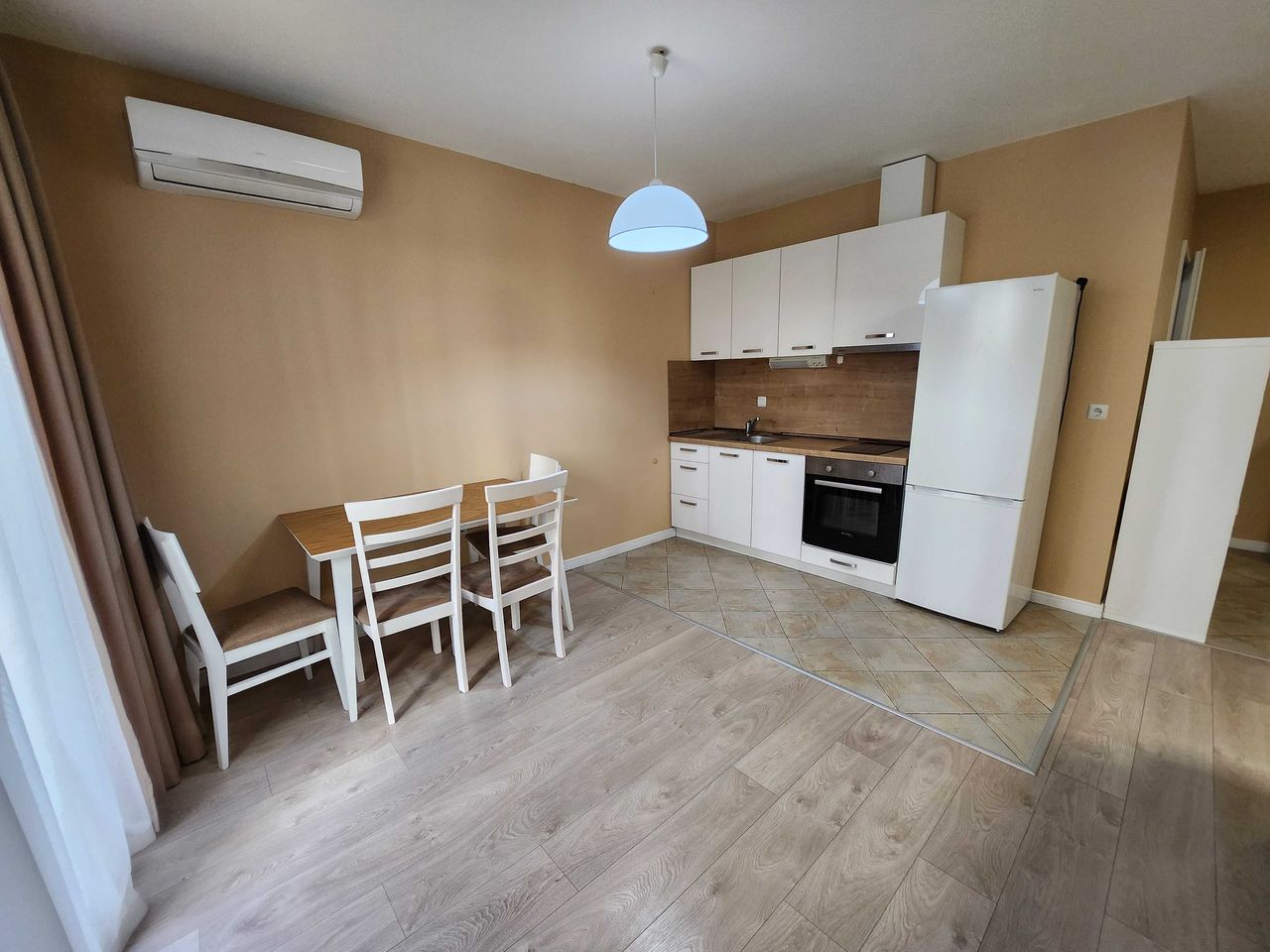 Дава се под наем Двустаен апартамент в Варна, Бриз - 84 кв.м за 600 € - Снимка #11