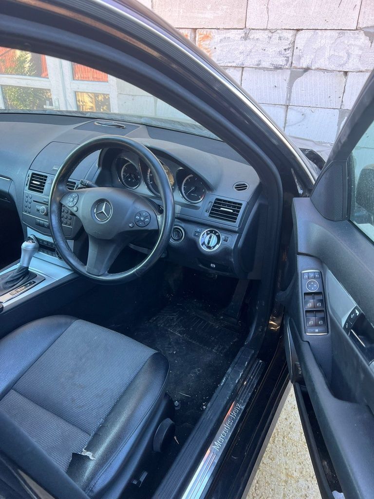 Vand Mercedes C 220 / W 204 pentru piese an 2011