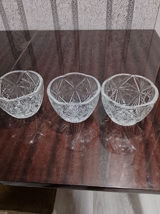 Продаются хрустальные вазочки