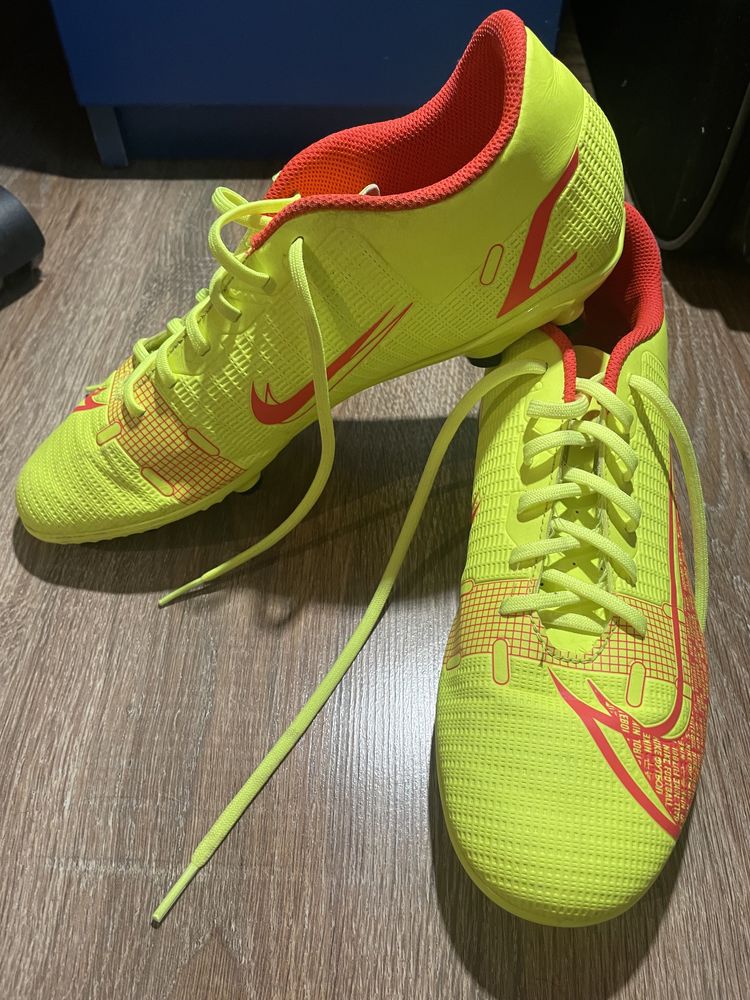 Ghete Fotbal Nike Vapor 14 Club 43