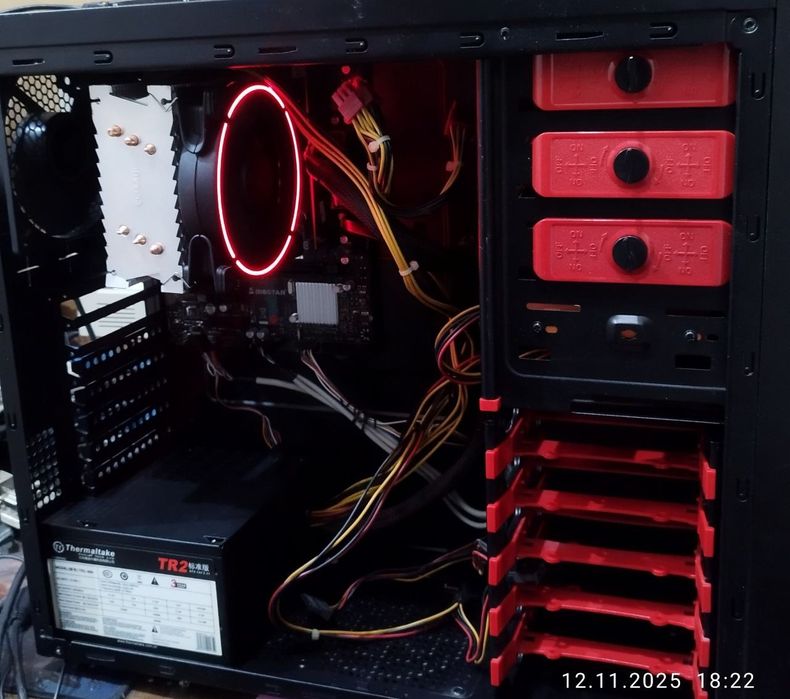 Кейс Huntkey i3-9100