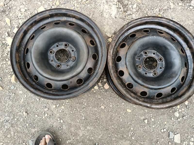 Продам оригинальные металлические диски на Пежо.