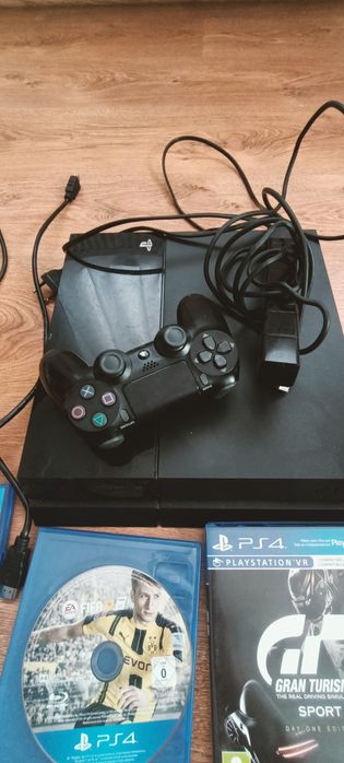 PlayStation 4. +Accesorii