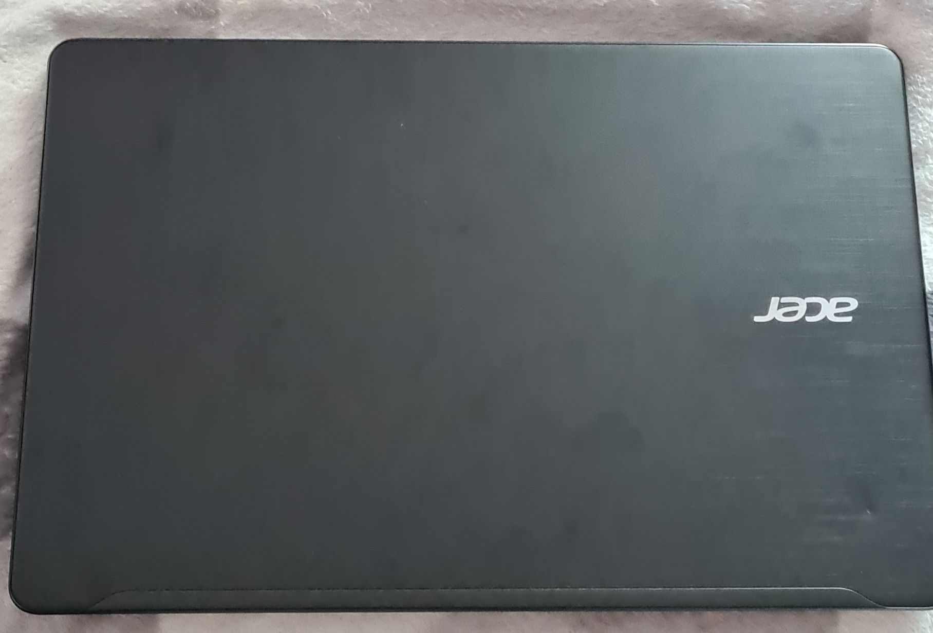 Laptop Acer Aspire F 15 F5-573G-58W4