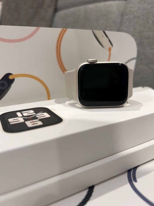 Продам часы apple watch SE (2nd Gen) 40 mm