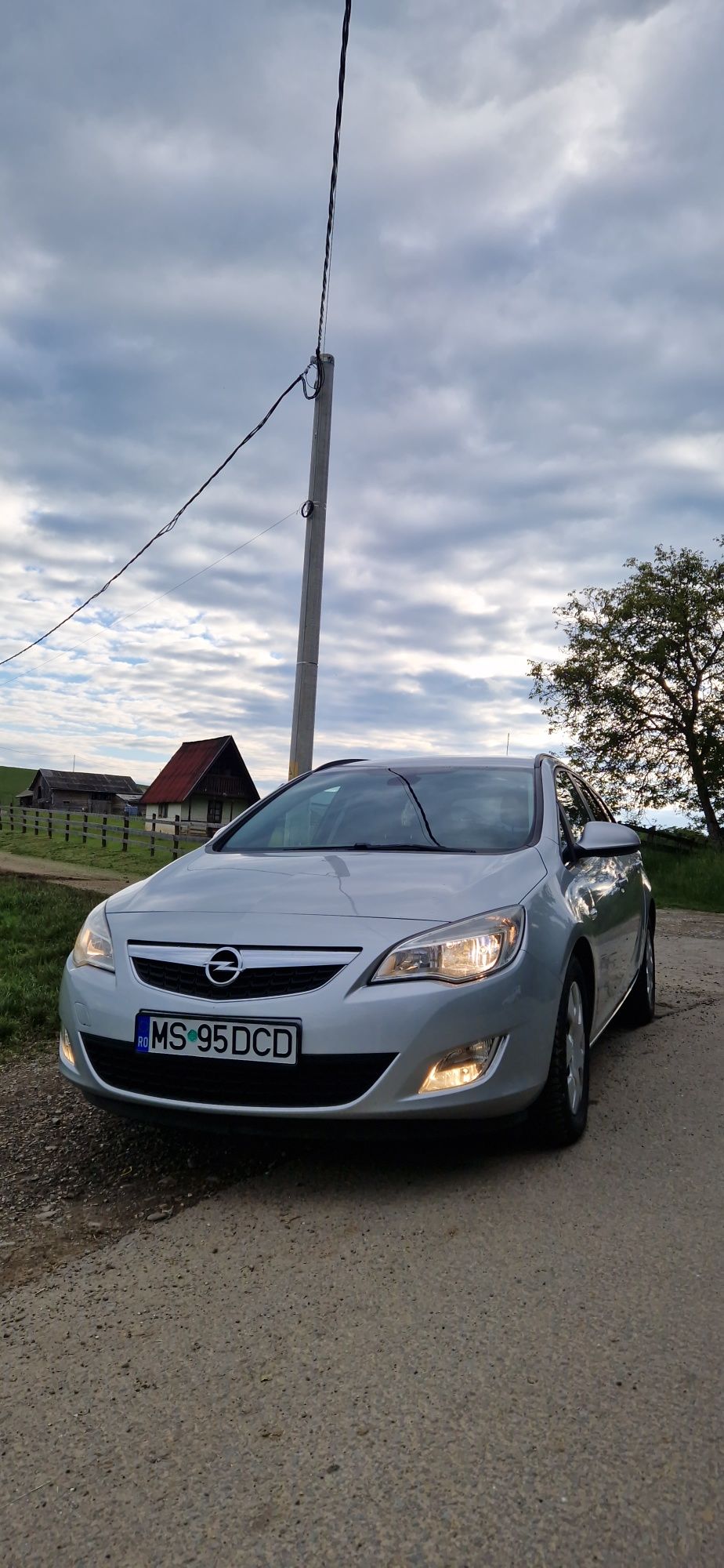 Opel Astra J 2011