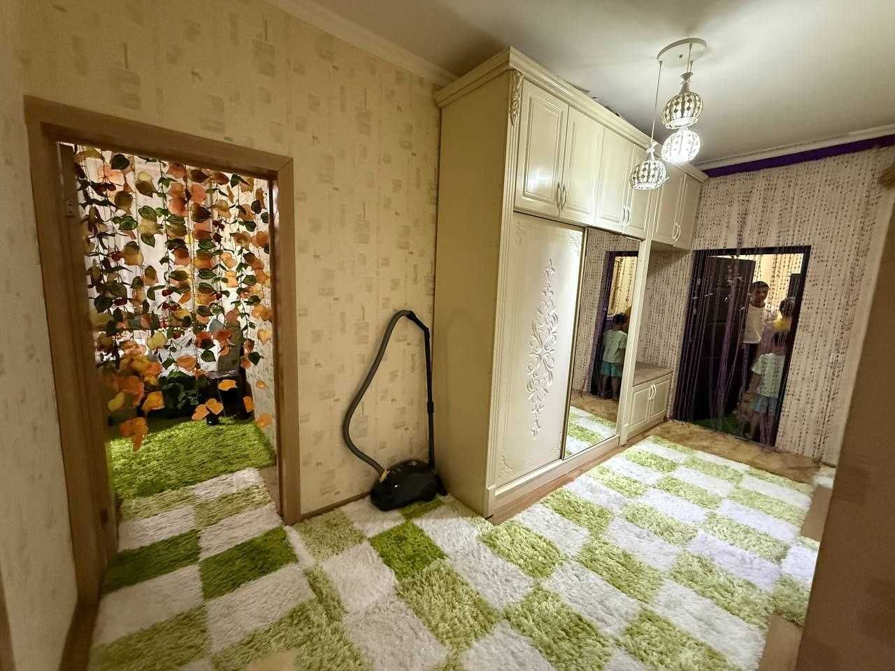 Uy sotiladi 2xonalik 65 kvratlik