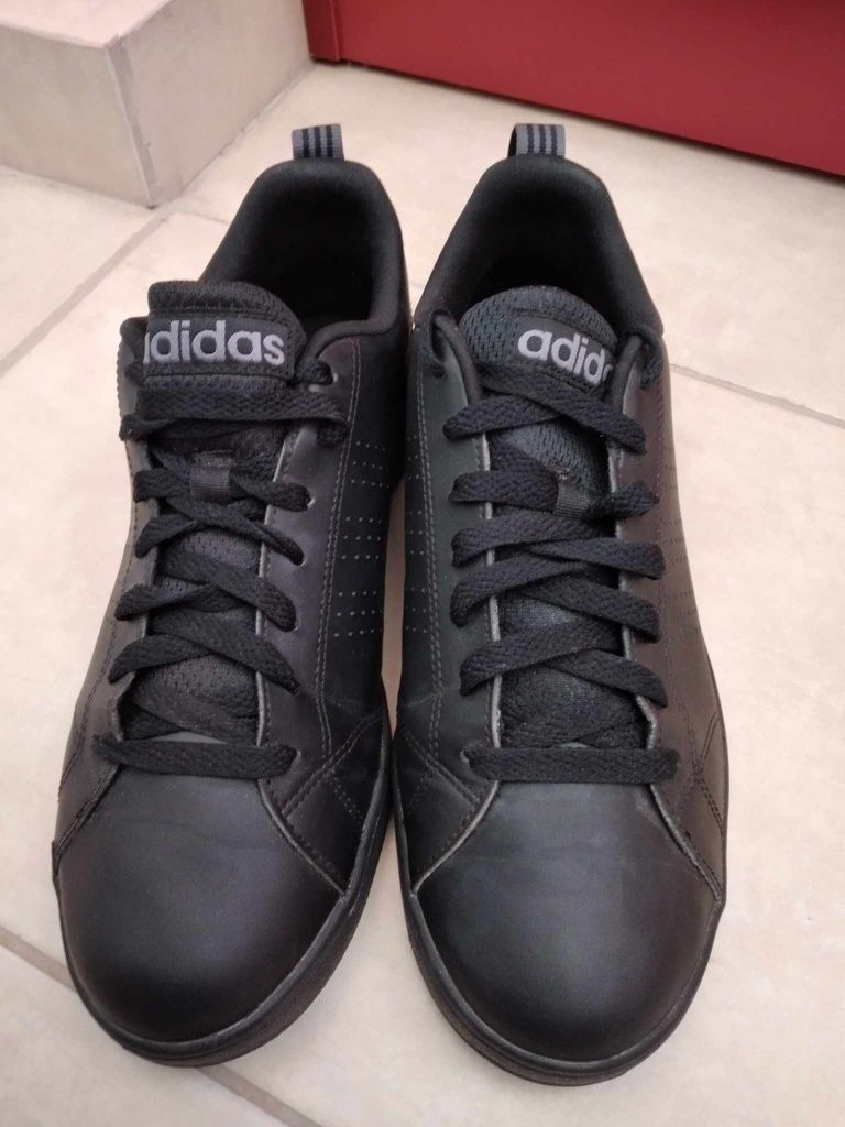 Маратонки Adidas номер 41