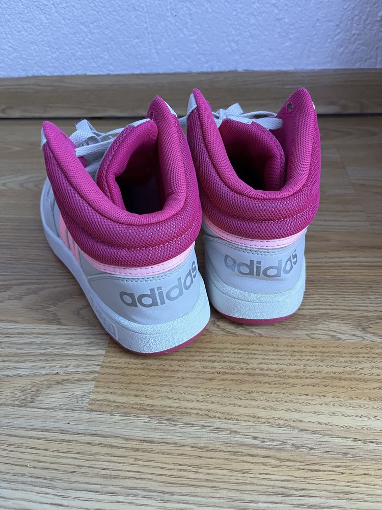 Маратонки Adidas 37 и 1/3