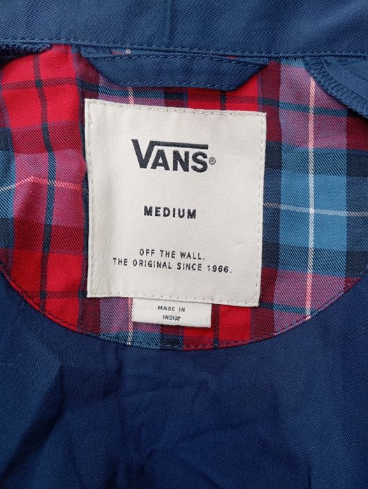 Vând geacă de bărbați Vans nouă!