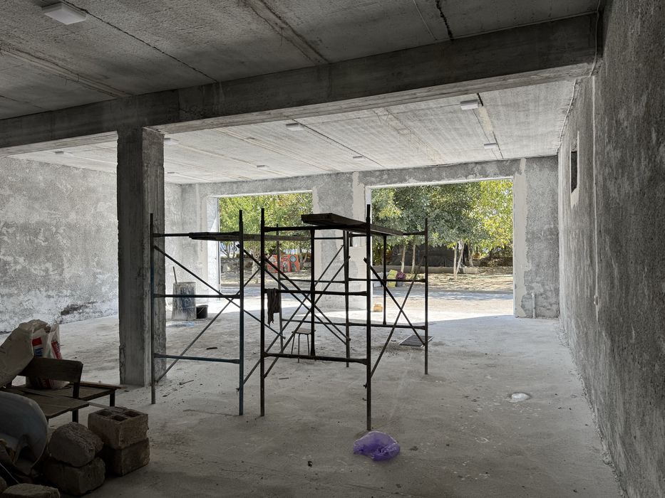 Сдаётся помешение в доль дороги можно под склад можно под бокс