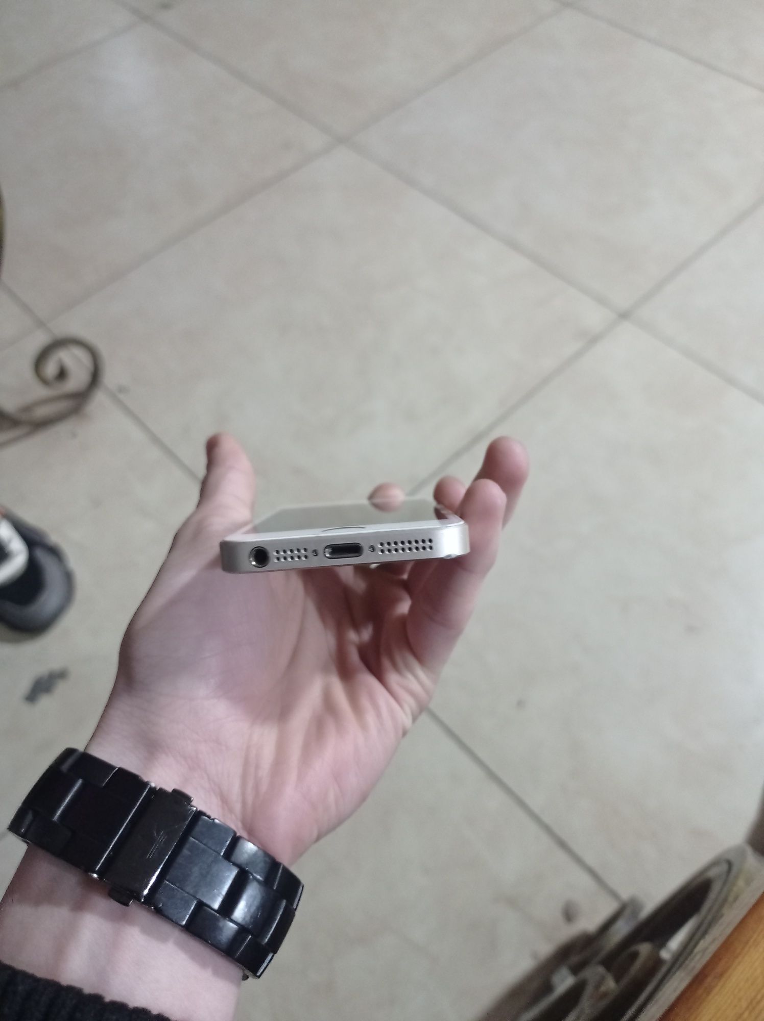 Iphone 5s e, с гарантией