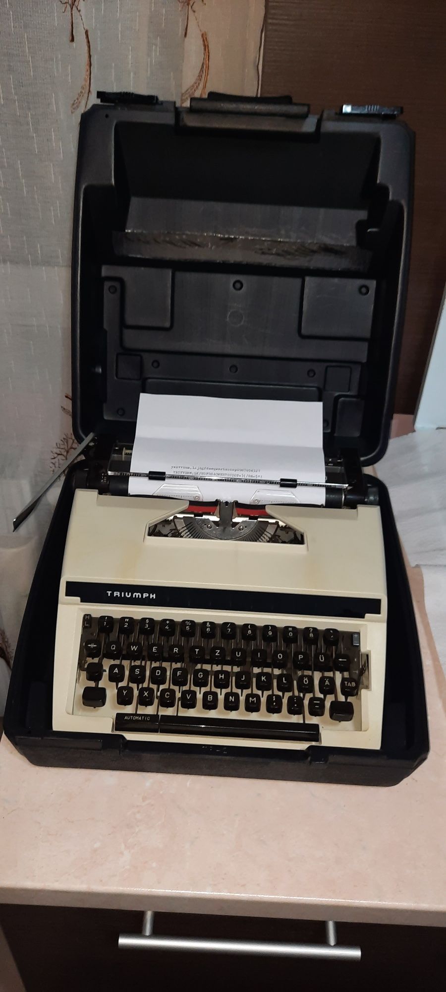 Mașină de scris Triumph