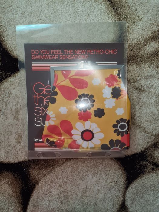 NOU!!! Vand 2 costume  baie (2 piese) !