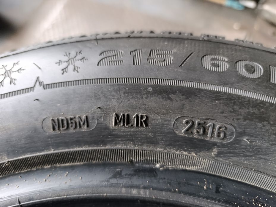 Anvelope de iarnă noi 215 60 16 Dunlop