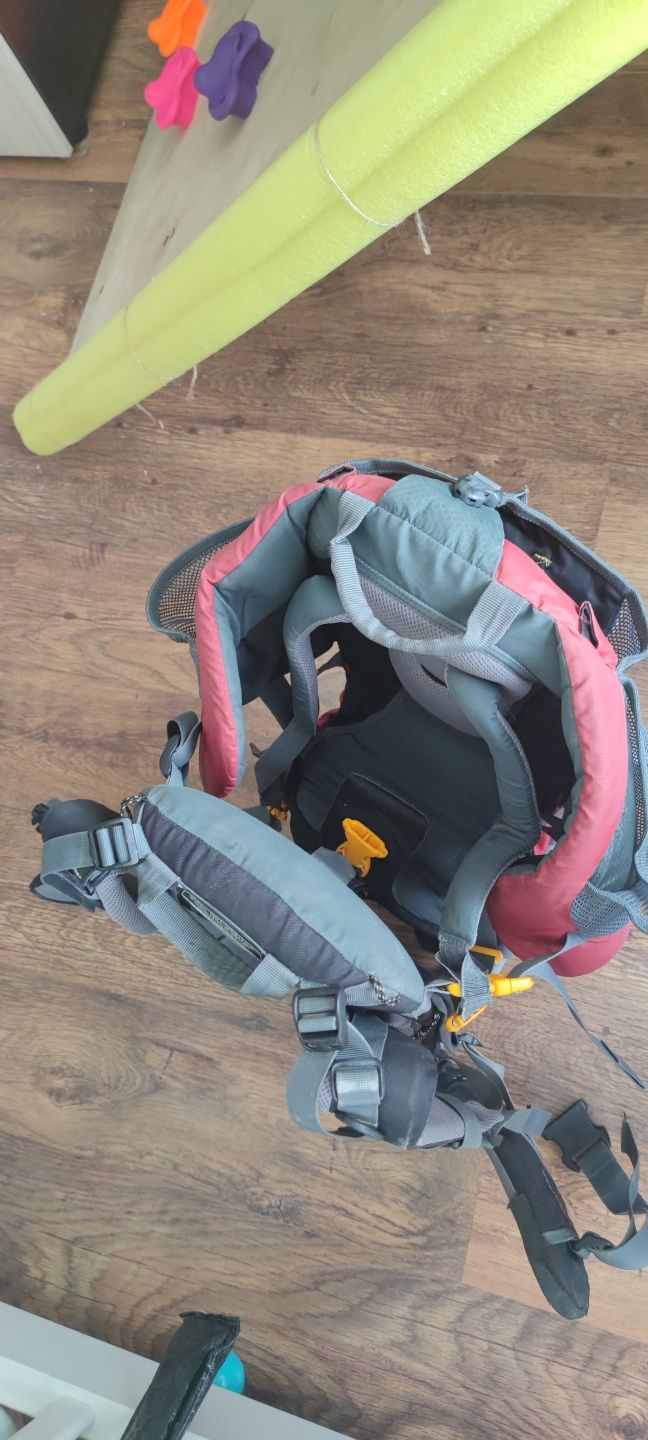 Туристическа раница, самар за бебе или дете Deuter Kid Comfort II