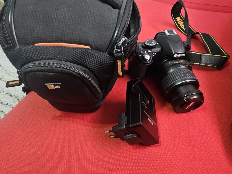 Nikon D3100 + 18-55mm