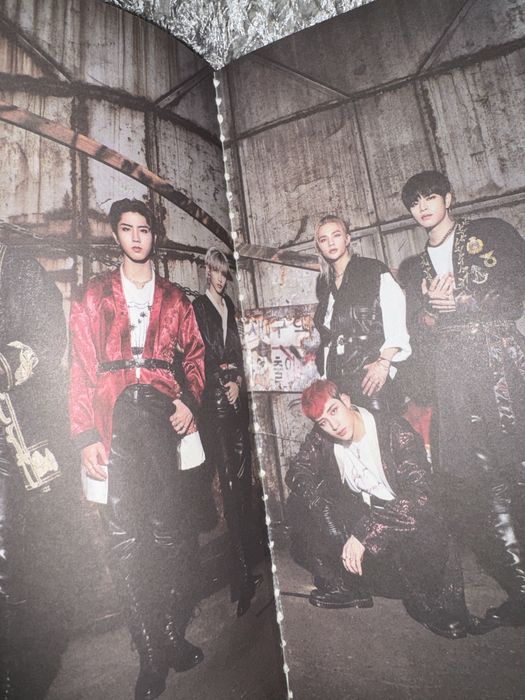 Stray kids album IN LIFE