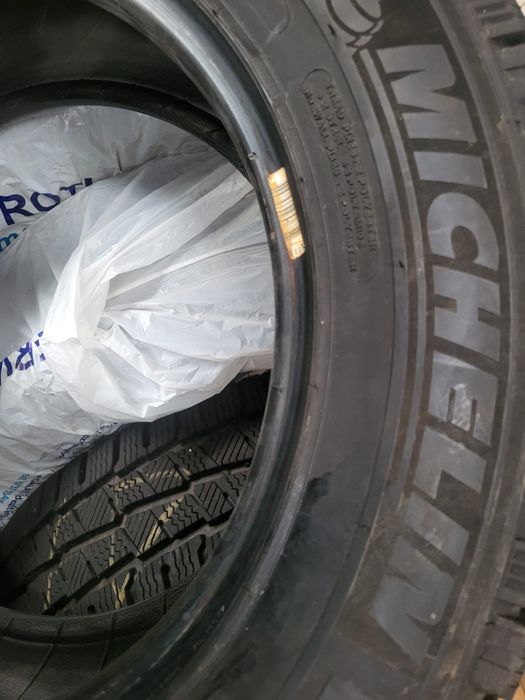 Michelin 215/65/R16C M+S iarna
