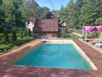Cabane de închiriat cu ciubăre și piscină